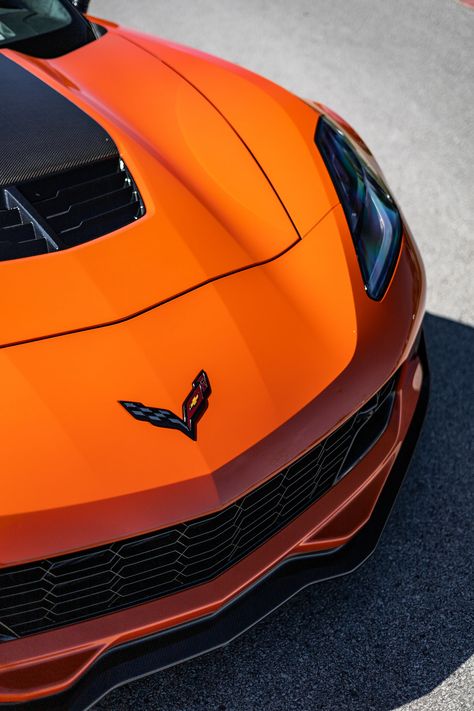 A close up of the hood of an orange sports car photo – Free Orange Image on Unsplash Orange Cars Aesthetic, Close Up Car Photography, Orange Sports Car, Orange Screensaver, Orange Aesthetics, Orange Cars, Car Up, Orange Car, Creative Commons Images