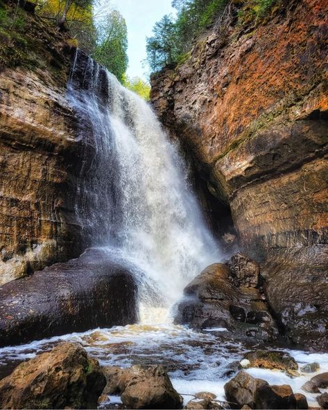 2023 AWESOME Guide to Pictured Rocks National Lakeshore Pictures Rocks National Lakeshore, Michigan Waterfalls, Fall In Michigan, Tahquamenon Falls, Pictured Rocks, Pictured Rocks National Lakeshore, Torch Lake, Isle Royale National Park, Michigan Summer