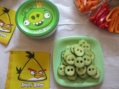 Michelle from Creative Food shares her fun Angry Birds Party Ideas Angry Birds Birthday Party, Birds Birthday Party, Angry Birds Birthday, Bird Birthday Parties, Angry Birds Cake, Angry Birds Party, Angry Birds Star Wars, Party Hardy, Bird Party
