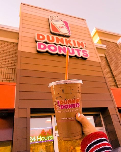 Dunkin Aesthetic Wallpaper, Dunkin Doughnuts Aesthetic, Dunkin Wallpaper, Dunkin Donat, Dunkin Donuts Aesthetic, Dunkin Aesthetic, Donkin Donuts, Dunkin Donuts Coffee Drinks, Donut Cup