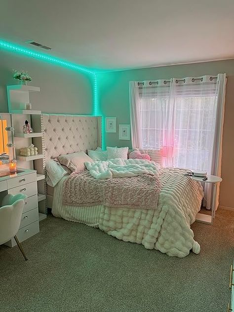 Anna Schottin's Amazon Page Aesthetic Room Furniture Ideas, Preppy Bedroom Design, Anna Schottin Bedroom, Sage Green Pink And Gray Bedroom, Teenage Room Inspiration, How To Decorate A Big Bedroom, Narrow Room Ideas Small Bedrooms, Medium Sized Room Ideas, Turquoise Aesthetic Room