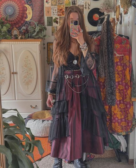 Boho Goth Style, Bohemian Witch Aesthetic, Witchy Outfits Summer, Boho Goth Fashion, Boho Witch Outfits, Summer Witch Outfits, Witchy Summer Outfits, Plus Size Whimsigoth, Goth Hippie Outfits