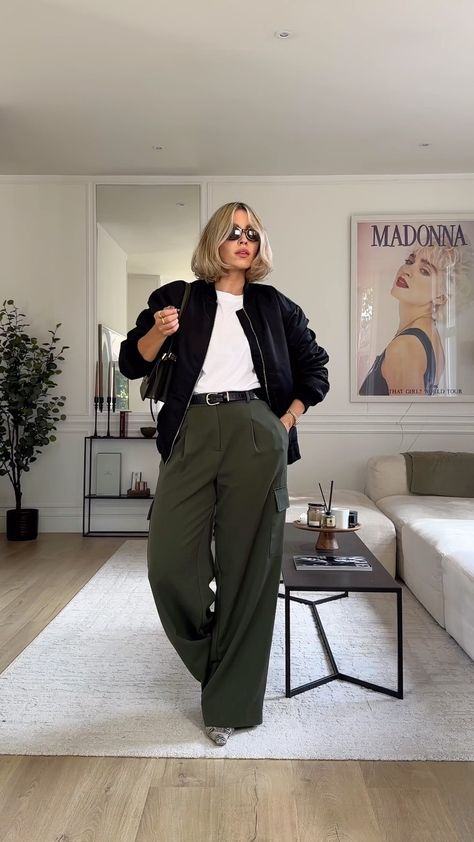 Georgina Lennon Outfits, Tank Dress Outfit Summer Street Styles, Stylish Simple Outfits, Chic Loungewear Outfits Street Styles, Georgia Lennon, Victoria Beckham Casual Style, Streetwear Style Women, Georgina Lennon Style, Simple Outfits For Work