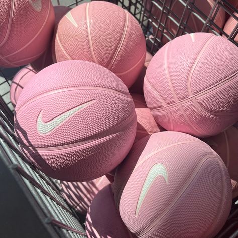 Pink Basketball Aesthetic, Pink Nike Basketball, Basketball Core, Basketball Balls, Tennis Lifestyle, Pink Basketball, Zoey 101, Basketball Equipment, Bola Basket