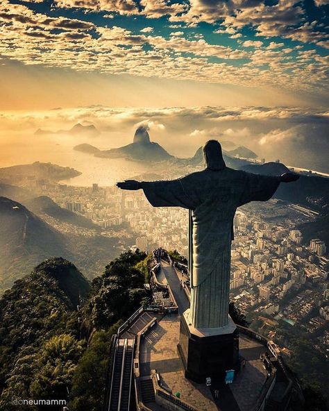 Christ the Redeemer in Brazil appears to casting a shadow in the distance Marsa Alam, Ao Nang, Panna Marie, Abu Dabi, Christ The Redeemer Statue, Christ The Redeemer, Brazil Travel, Wonderful Places, Beautiful Destinations