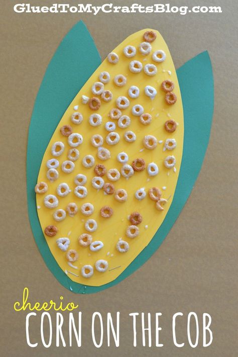 Use Cheerios, craft paper, and school glue to make textured, "corn on the cobb" crafts with your kids! November Crafts, Thanksgiving Art, Thanksgiving Preschool, Farm Activities, Farm Crafts, Thanksgiving Crafts For Kids, Kid Craft, Daycare Crafts, Thanksgiving Kids