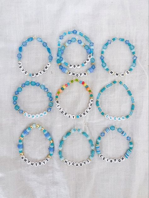 Swiftui Bracelets, Swift Bracelets, 1989 Tv, Bracelet Inspo, Bracelets Ideas, Friendship Bracelets With Beads, Release Party, Bead Charms Diy, Bead Bracelets