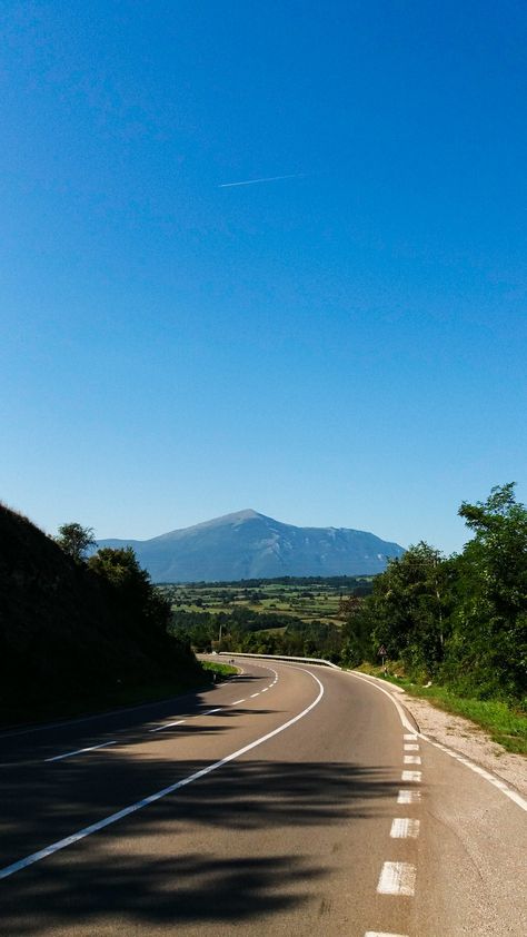 Bonito, Blue Sky Landscape Photography, Clear Blue Sky Aesthetic, Clear Sky Aesthetic, Paisajes Aesthetic, July Vibes, Maine Aesthetic, Art Knowledge, Dream Boards