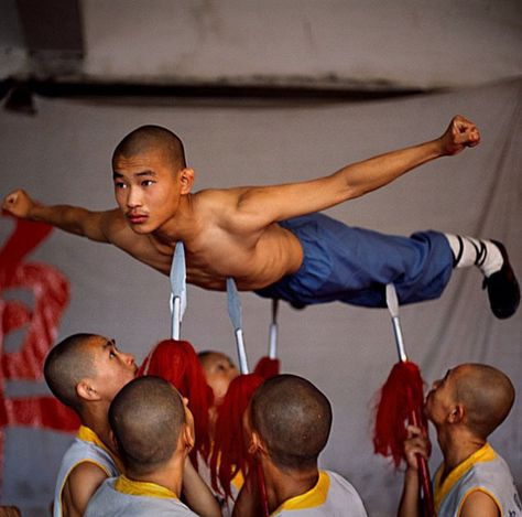 Tumblr, Shaolin Monks Training, Monks Training, Monk Training, Shaolin Monastery, Shaolin Monks, Kung Fu Martial Arts, Shaolin Kung Fu, Steve Mccurry