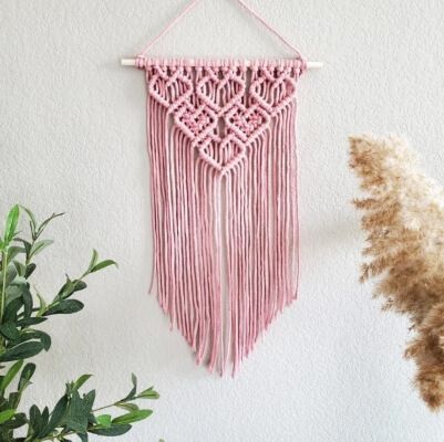 Mandalas, Valentine Macrame Diy, Macrame Heart Wall Hanging Tutorial, Valentines Macrame Ideas, Valentine’s Day Macrame, Heart Macrame Wall Hanging, Valentines Day Macrame, Macrame Valentines Ideas, Macrame Valentines Day