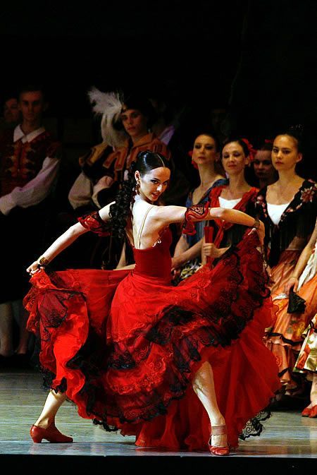 Different Styles Of Dancing - Bored Art Spanish Dance, Belly Dancing Classes, Spanish Dancer, Flamenco Dress, Jitterbug, Flamenco Dancing, Argentine Tango, Flamenco Dancers, Dance Movement