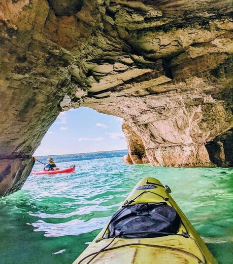 7 Epic Things To Do in Pictured Rocks 2023 - Veggies Abroad Hike Pictures, Pictured Rocks Michigan, Munising Michigan, Hiking Usa, Pictured Rocks, Pictured Rocks National Lakeshore, Michigan Road Trip, Michigan Summer, Largest Waterfall