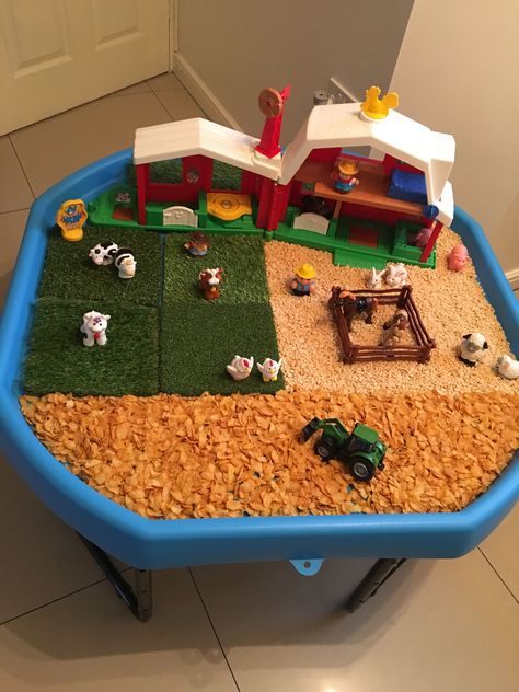 Tuff Tray Ideas, Tuff Tray Ideas Toddlers, Tuff Trays, Sensory Tray, Tuff Spot, Farm Preschool, Eyfs Activities, Nursery Activities, Farm Activities