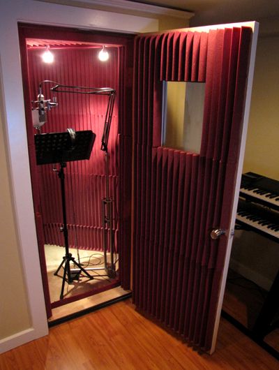 A voice over studio setup -- Singers don't sing in these 'phone booth' style setups 99% of the time. But it's cozy and private for voice overs. Music Booth, Penyiar Radio, Recording Booth, Home Recording Studio Setup, Recording Studio Setup, Music Recording Studio, Home Studio Ideas, Home Music Rooms, Studio Music