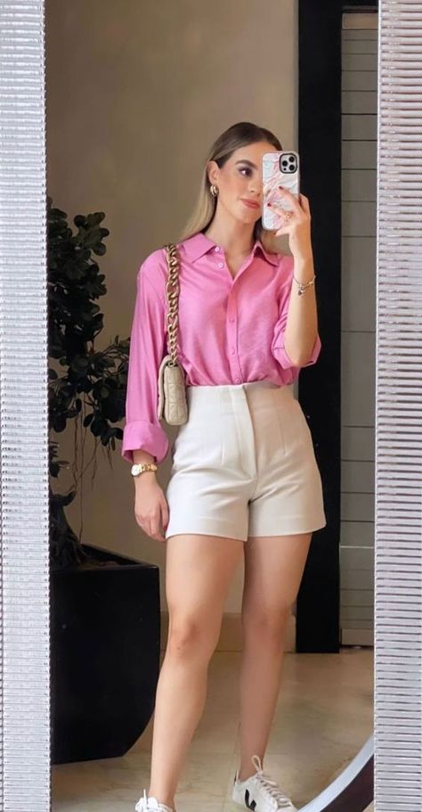 summer outfits, summer outfit ideas, summer wardrobe ideas, practical outfits, casual outfit ideas, casual wardrobe ideas, short outfit ideas, casual wear ideas Smart Casual Women Outfits, Cute Sporty Outfits, Outfit Elegantes, Semi Formal Outfits, Look Con Short, Classy Outfits For Women, Shorts Outfits Women, Effortlessly Chic Outfits, Everyday Fashion Outfits