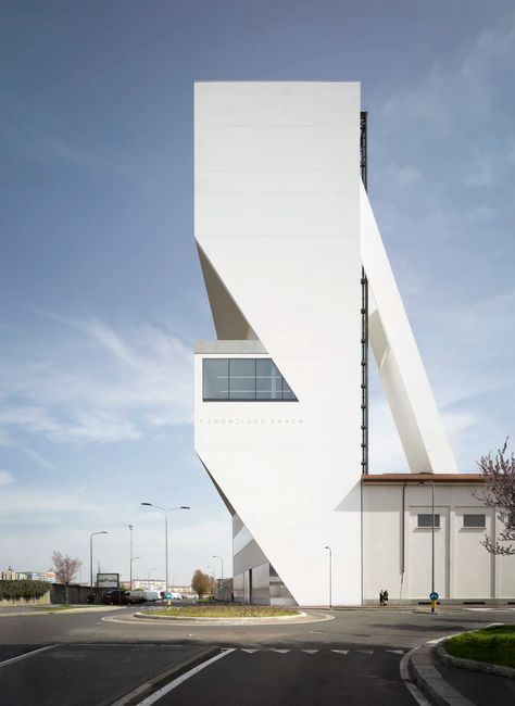 OMA, Bas Princen · Fondazione Prada's Torre · Divisare Rem Koolhaas, Prada Foundation, Oma Architecture, Fondazione Prada, Prada Milano, Famous Architects, High Rise Building, White Concrete, Architecture Office