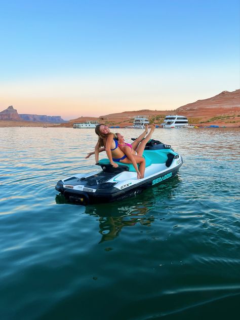 Summer In Utah, Jet Ski Pictures, Powell Lake, Aesthetic Lake Pictures, Lake Pics, Ski Pictures, Summer Boats, Boat Pics, Summer Picture Poses
