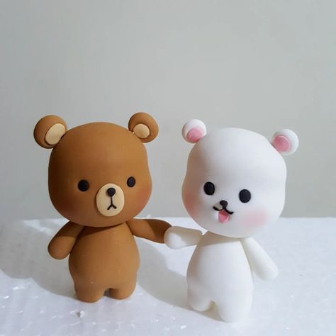 Fimo, Clay Bear Tutorial, Milk And Mocha Bear Cake, Easy Modeling Clay Ideas Animals, Clay Figures Aesthetic, Clay Figure Ideas, Teddy Bear Clay, Little Clay Figures, Aesthetic Clay Art