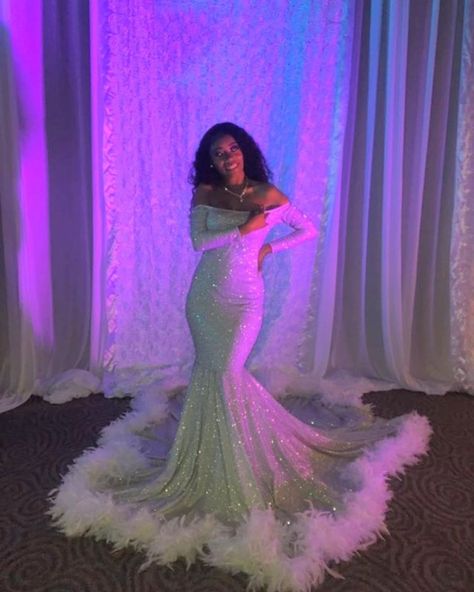 Baddie Prom Dresses, Long Sleeves Prom Dresses, Sleeves Prom Dresses, Prom Goals, Mermaid Gown Prom, Prom Inspo, Prom Inspiration, Prom Dresses Black Girls Slay, Prom Girl Dresses