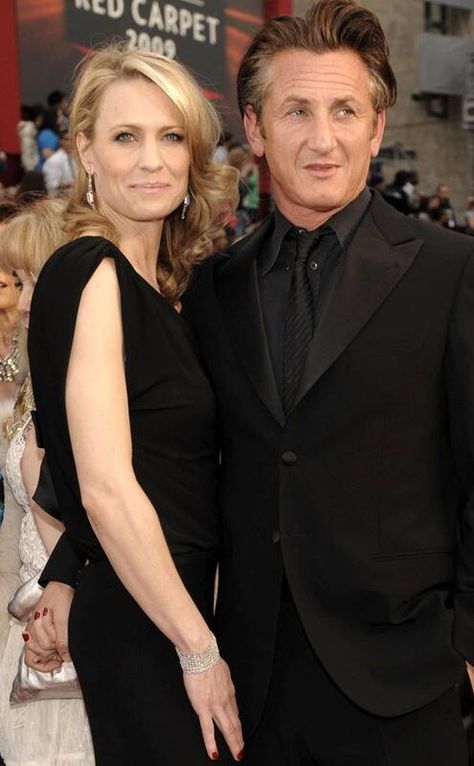 Old Film Stars, Robin Wright Penn, Khloé Kardashian, Hollywood Couples, Robin Wright, Get A Boyfriend, Old Movie Stars, Sean Penn, Celebrity Stars