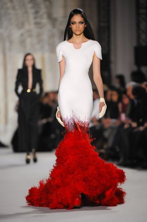 prada Haute Couture Stéphane Rolland, Stephanie Rolland, Textil Design, Stephane Rolland, Couture Gowns, Gorgeous Gowns, Mode Inspiration, Mode Style, Beautiful Gowns