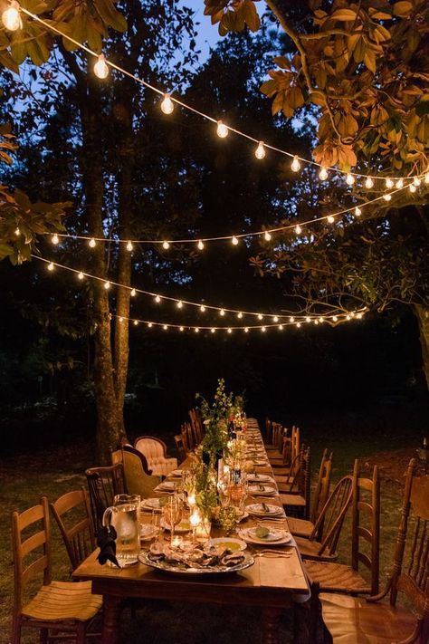 Backyard Party String Lights, Candlelit Dinner With Friends, Dinner Outside Ideas, Wedding Intimate Ceremony, Drinks Outdoor Wedding, Evening Outdoor Dinner Party, Twinkle Light Dinner Party, Moody Outdoor Dinner Party, Small Intimate Dinner Party At Home