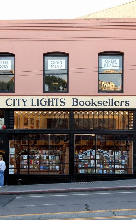 City Lights Bookstore, Lawrence Ferlinghetti, San Francisco Shopping, Book Shops, Bookstore Cafe, Road Trip Places, Visit San Francisco, Beat Generation, Book Stores