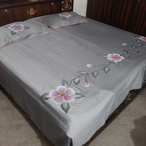 Patchwork, Bedsheet Designs Painting, Painting Ideas On Bedsheet, Bedsheets Painting Designs, Fabric Painting On Bedsheet, Painting Bedsheets Design, Bedsheet Painting Designs Bed Sheets, Hand Painted Bedsheets Designs, Painting On Bedsheet