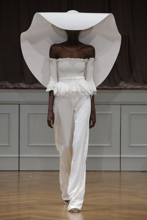 Alon Livne, Catty Noir, Bridal Fashion Week, Wedding Dress Trends, White Bridal, Issey Miyake, Fall 2017, Mode Inspiration, Looks Style