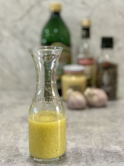 Classic French Vinaigrette Classic Salad Dressing, French Dijon Vinaigrette Dressing, Easy French Vinegrette, Champagne Vinegrette Salad Dressing, Paris Salad Dressing Recipe, Vinegrate Dressing Vinaigrette Recipe, French Vinegrette Recipe, Classic French Vinaigrette, French Vinaigrette Dressing