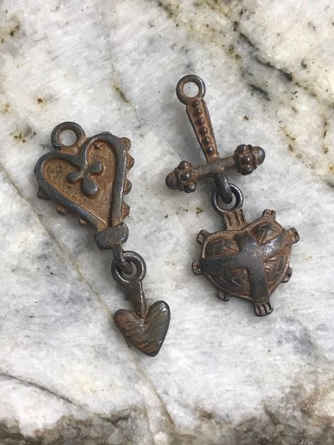 Rugged Cross, Cross Heart, Pewter Pendant, Assemblage Jewelry, Jewelry Antique, Dope Jewelry, Funky Jewelry, Chrome Hearts, Jewelry Inspo