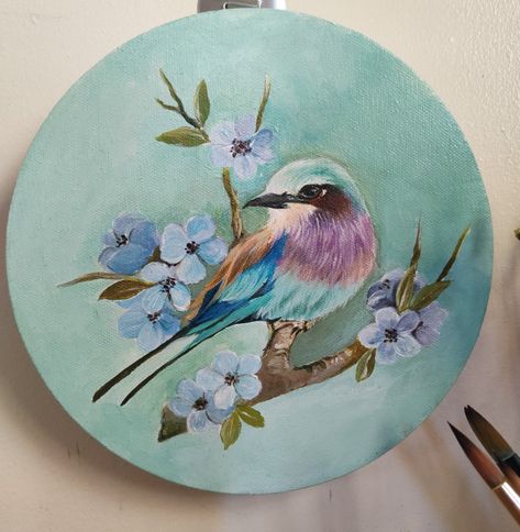 Bird Acrylic Painting Round Canvas Flower Painting, Round Paintings Ideas, Painting On Round Canvas Acrylics, Circle Paintings Canvas, Easy Painting On Round Canvas, Round Small Canvas Paintings, Painting For Round Canvas, Acrylic Painting Ideas Circle Canvas, Acrylic Painting On Circle Canvas