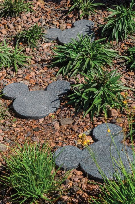 Mickey Mouse stepping stone path through landscaping. #disney #mickeymouse #landscaping #housetrends Front Yard Walkway Ideas, Casa Disney, Disney Garden, Deco Disney, Pool Stuff, Path Ideas, Landscape Stone, Walkway Ideas, Garden Stepping Stones