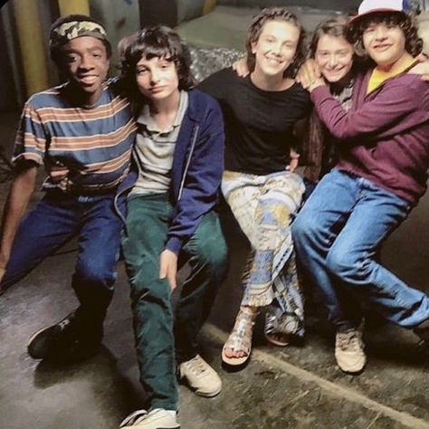 Stranger Things Lucas, Mike, Eleven, Will, Dustin Stranger Things Lucas, Stranger Things Fotos, Filmy Vintage, Stranger Things Kids, Stranger Things 2, Stranger Things Actors, Stranger Things Tv, Casting Pics, Stranger Things Characters