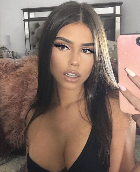 Insta Baddie Makeup, Leah Halton, Girls With Black Hair, Cute Makeup Looks, Baddie Makeup, Straight Human Hair, Brunette Beauty, Glam Makeup, Girls Makeup