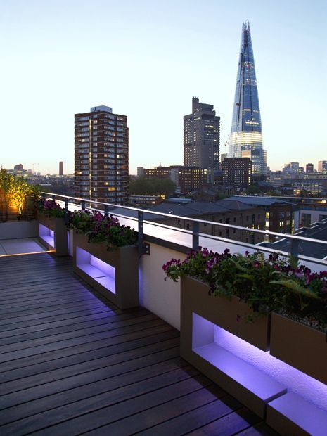 Roof terrace ideas London | inspiration, design, concepts, images Open Terrace Ideas, Rooftop Garden Urban, Rooftop Lighting, Rooftop Decor, Rooftop Planters, Artistic Interior, Green Roof Garden, Rooftop Restaurant Design, Roof Terrace Design