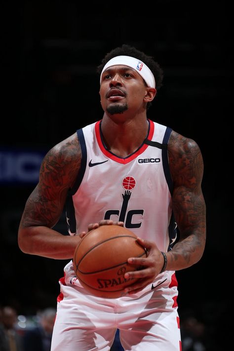 Bradley Beal Wallpapers, Mamba Forever, Nba Basket, Iphone Widgets, Bradley Beal, Sports Painting, Bola Basket, Basketball Tips, Nba Wallpapers