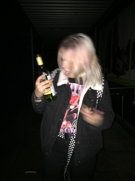 #badhabits #alcohol #girl #drank #drugs #pink #hair #black #grunge #aesthetic #dark #skate #wasted #outfit #style #smoking Black Grunge Aesthetic, Grunge Girl Aesthetic, Alt Aesthetic, Grunge Pictures, Mode Grunge, Alcohol Aesthetic, Black Grunge, Dark Grunge, Hot Wheel