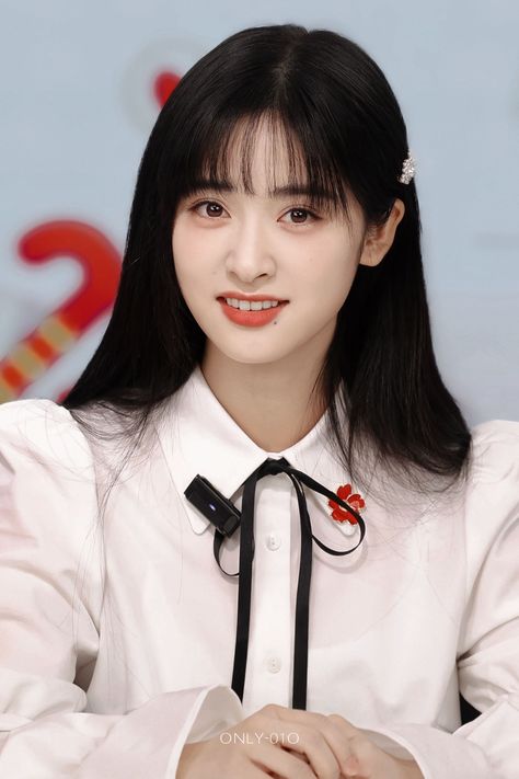 Rabbit Black, Face Art Drawing, Shen Yue, Perfect Face, Beautiful Chinese Women, Kawaii Hairstyles, A Love So Beautiful, Aesthetic Guys, Red Style