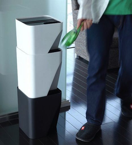 Stacked recycling bins for small kitchens are so simple, yet so genius Sustainable Living, Apartment Living, Organisation, Indoor Recycling Bins, Stackable Bins, Tiny Spaces, Trash Bins, Recycling Bins, Getting Organized