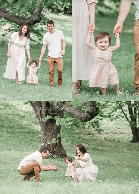 One Year Old Photos Outside, 1 Year Family Photoshoot, Baby Girl Outdoor Photoshooting Ideas, Family Photoshoot First Birthday, One Year Old Pictures Outside, One Year Photoshoot Outdoor, First Birthday Session, Family One Year Old Photoshoot, Baby Girl Photoshooting One Year Old