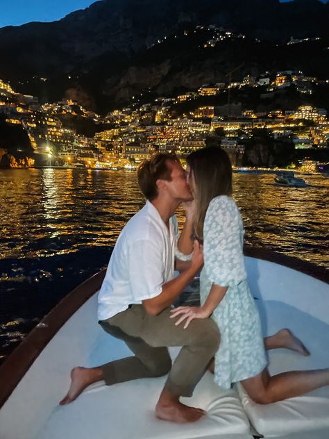 Engagement In Italy, Italy Proposal Amalfi Coast, Amalfi Coast Proposal, Proposal Ideas Europe, Italy Proposal Aesthetic, Proposal Ideas Italy, Big Proposal Ideas, Proposal In Greece, Simple Cute Proposal Ideas