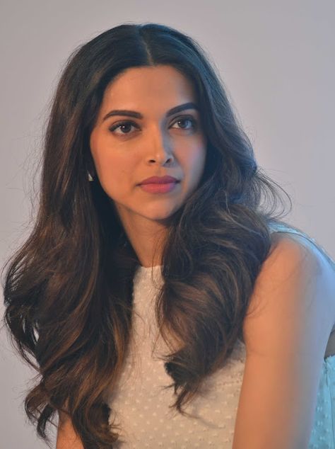 Fashion Tourist: Deepika Padukone at a Bank event Deepika Padukone, Deepika Padukone Hair, Tourist Fashion, Dipika Padukone, Deepika Padukone Hot, Deepika Padukone Style, Vintage Bollywood, Celebrity Trends, Indian Celebrities