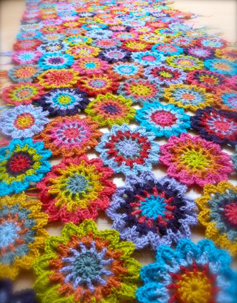 Japanese Flowers | Dennis Marquez | Flickr Japanese Embroidery, Cool Crochet Blanket, Beau Crochet, Crochet Flower Blanket, Confection Au Crochet, Japanese Crochet, Crochet Afgans, Japanese Flower, Flower Blanket