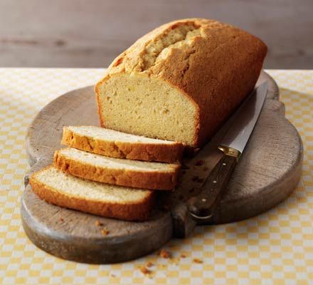 Madeira Loaf Cake  A classic English sponge cake, delicately flavoured with lemon and almond - perfect for afternoon tea Madeira Cake Recipe, Chocolate Traybake, Chocolate Buttercream Icing, Ultimate Chocolate Cake, Loaf Cake Recipes, Brownie Desserts, British Baking, Tea Cake, Loaf Cake