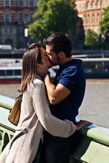 Kissing | Flickr - Photo Sharing! Pablo Neruda, Nicholas Sparks, Love Kiss, Lovey Dovey, Hugs And Kisses, Couples In Love, Kiss You, What’s Going On, All You Need Is Love