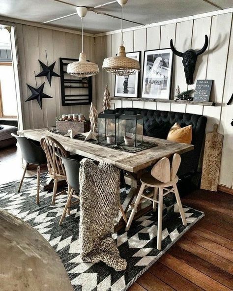 Attractive Western Dining Room Décor Western Homes, Furniture For Light Grey Floors, Different Types Of Home Decor Styles, Western Bedroom Decor, Western Rooms, Ranch House Decor, Bohemian Home Decor, Stil Inspiration, Design Del Prodotto