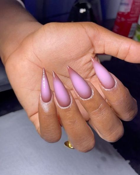 Acrylic Nails Sharp Almond, Acrylic Nails Sharp, Nails Sharp Almond, Nails Purple Ombre, Nails Sharp, Nails Goth, Classy Almond Nails, Stilleto Nails Designs, Nails With Design