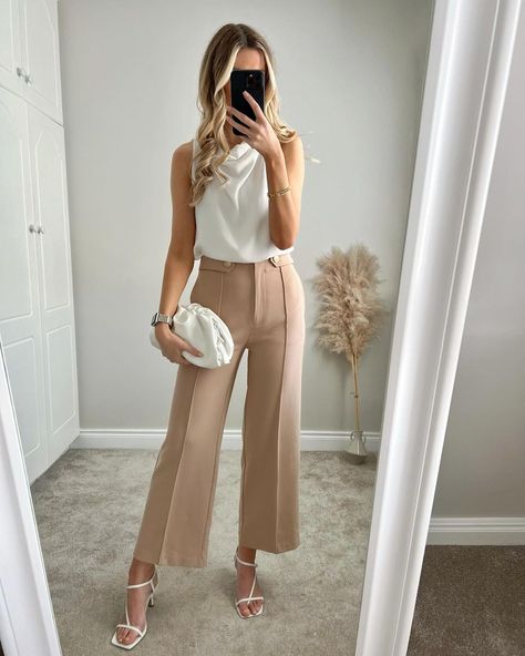 Deirdre Phelan on Instagram: “A better look at my ways to wear camel trousers! How fab are these can be worn dressed up or office wear! 😍🤍” Zara Outfit Ideas, Real Estate Outfits, Taupe Pants, Zara Suit, Girl Outfit Ideas, Zara Suits, Strap Pants, Basic Black Dress, Business Outfits Women