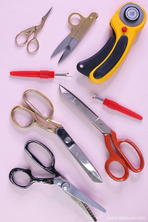 11 Types of Sewing Scissors - Every Sewer Needs | TREASURIE How To Sharpen Scissors, Homemade Quilts, Sewing Scissors, Pinking Shears, Embroidery Scissors, Fabric Scissors, Latest Gadgets, Sewing Tools, Fabric Projects